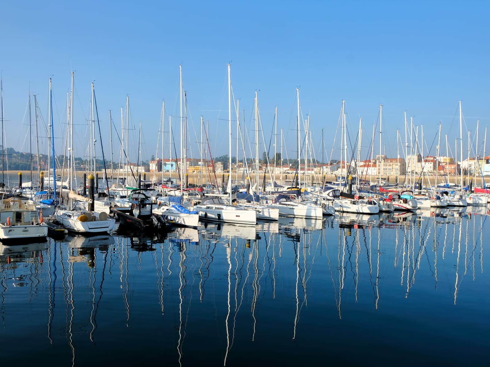 Aluguer de amarres para barcos na Pobra do Caramiñal